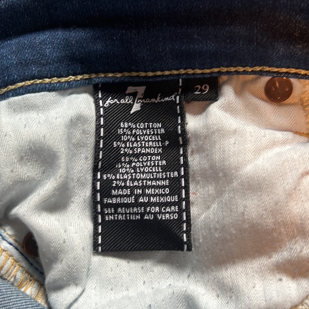 7 For All Mankind Gwenevere Midrise Skinny Jean - Size 29. Good used condition - Picture 5 of 5